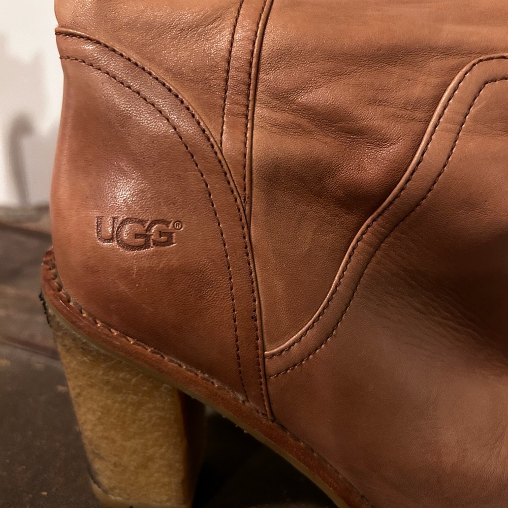Ugg luge sole boots